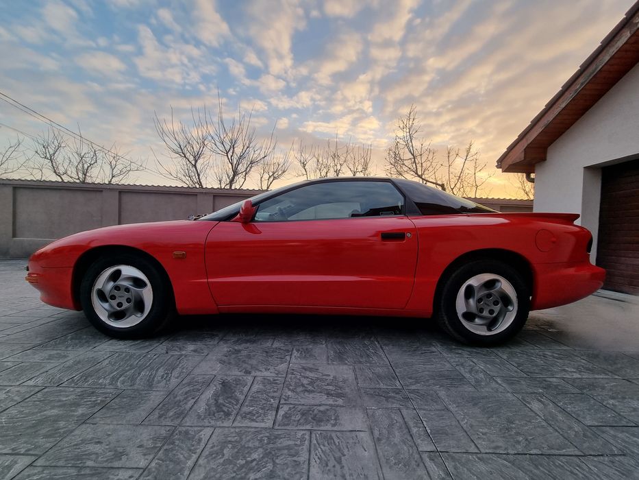 Pontiac Firebird masina de Epoca