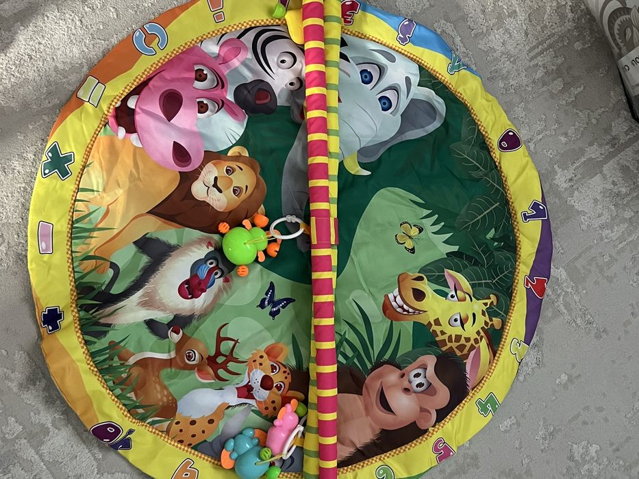 Игровой коврик яркий, красочный