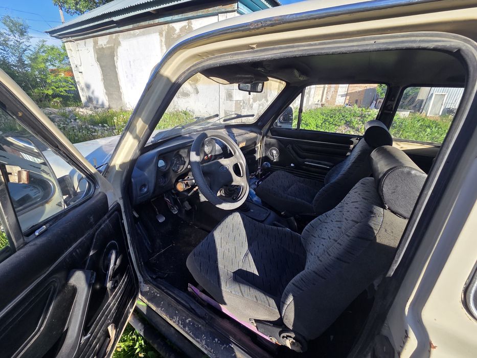 Продам ниву с прицепом.