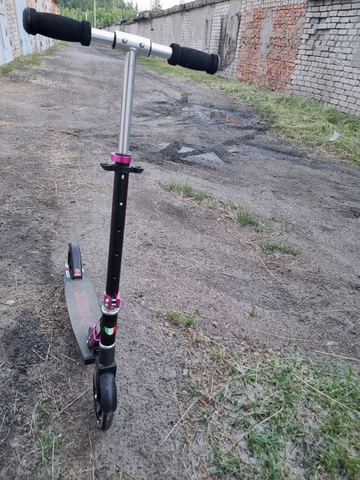 Продам самокат Roces 175