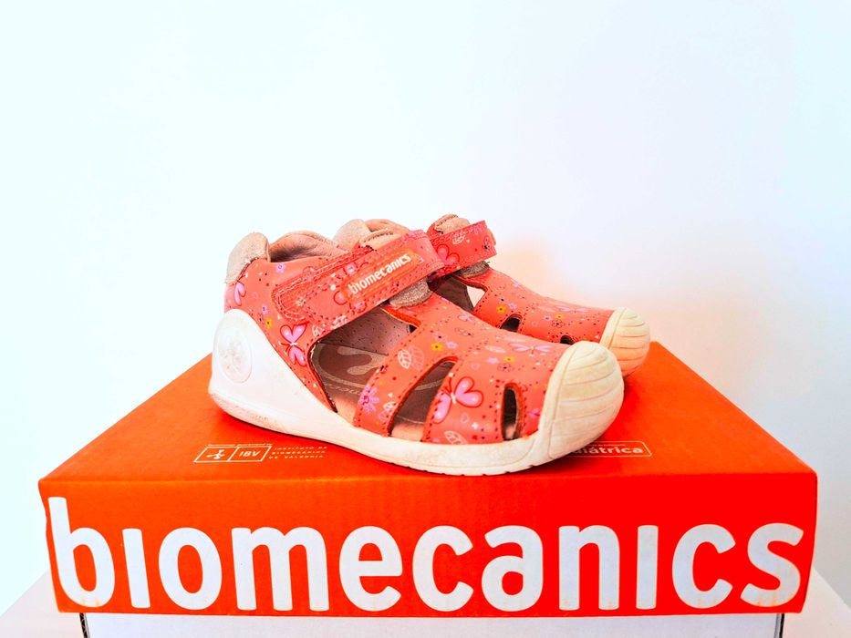 Sandale Biomecanics fete nr. 23, din piele naturala, primii pași – stare foarte bună