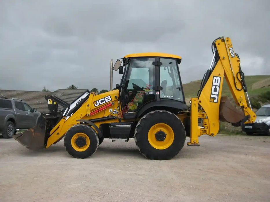 Inchiriere buldoexcavator jcb 3cx