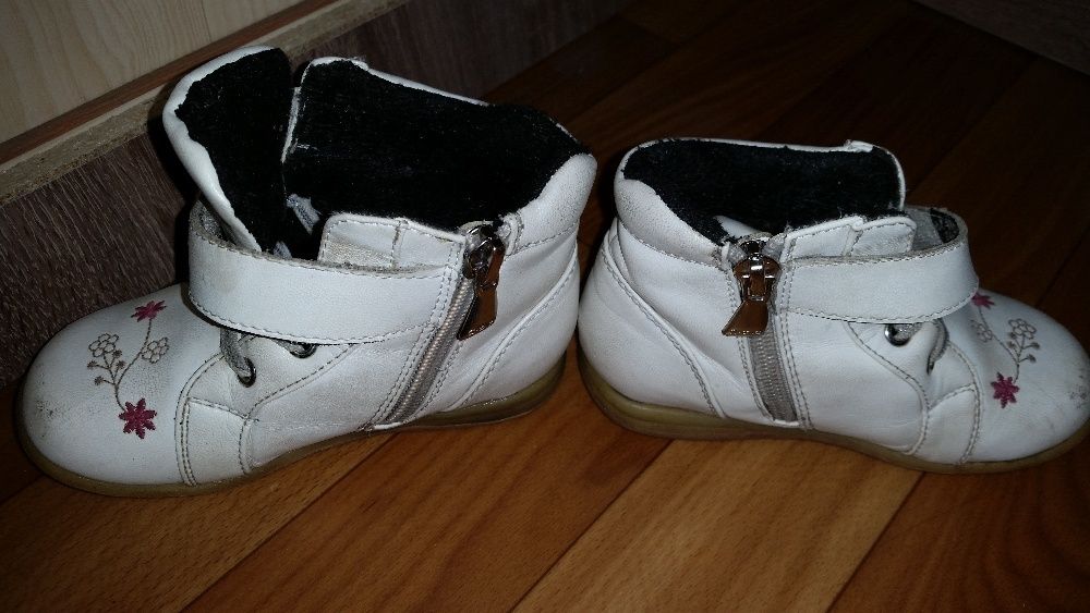 Продам ботиночки 25 размера