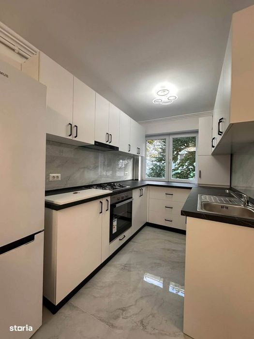De vanzare apartament cu 2 camere decomandat, renovat,zona Hotel Roman