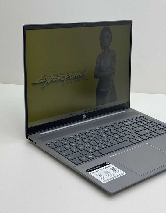 HP Pavilion 16 —  Ryzen 5 8540U / 512GB NVMe M.2 SSD / 8GB LPDDR5 /