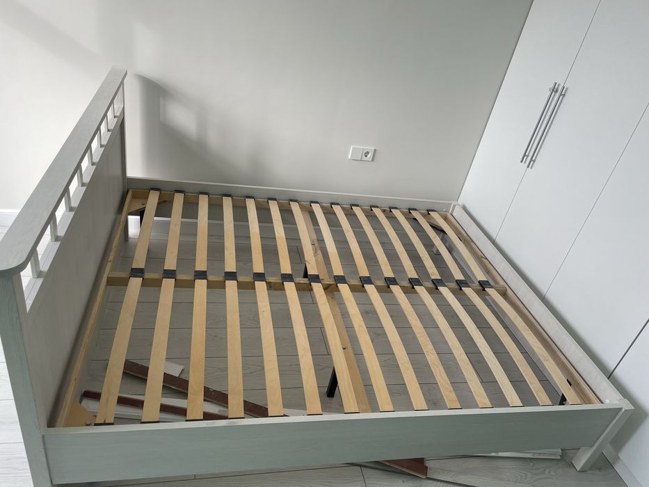 Продам кровать с матрасом