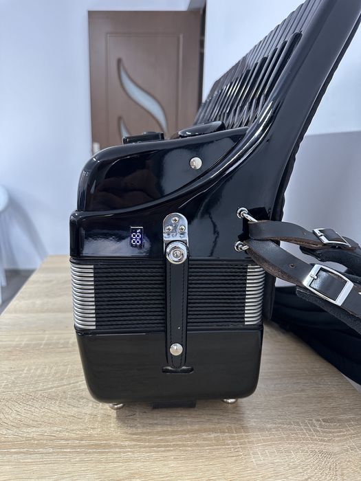 Vand acordeon digital usor! Model cantora weltmeister