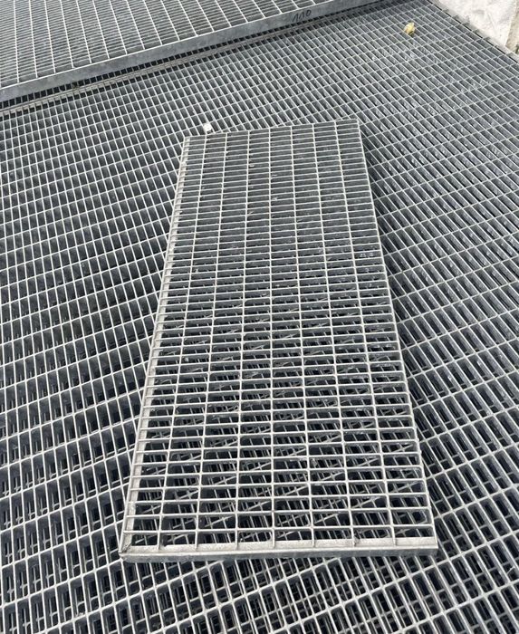 Trepte zincate galvanizate