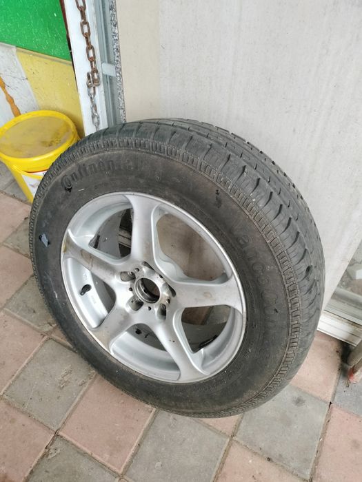 Vând 3 seturi de roti ca noi.