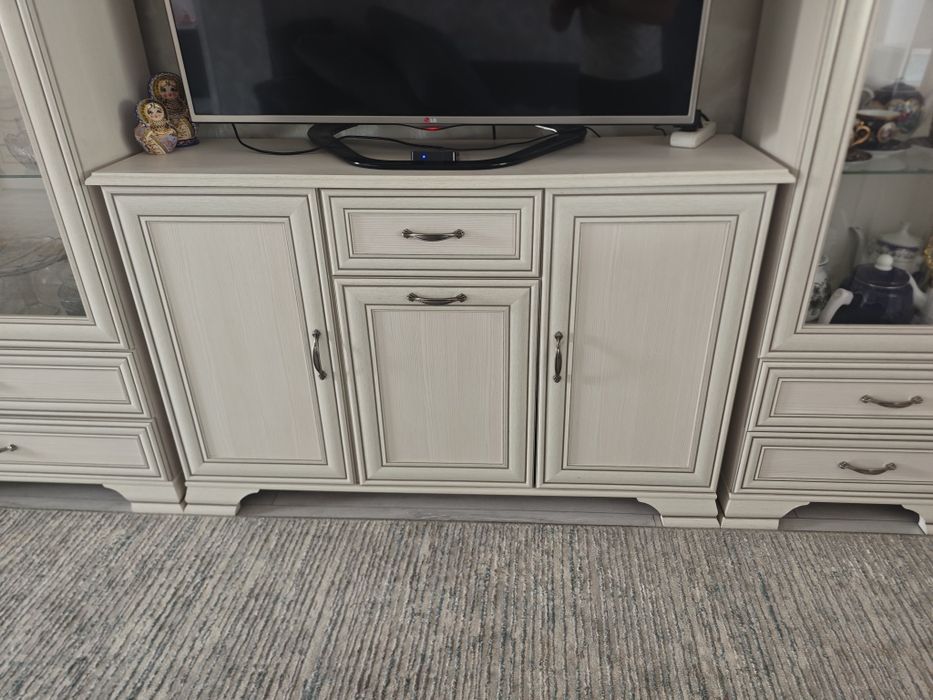 Продам шкаф от Тиффани