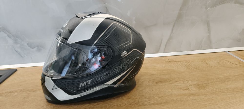 Мото каски различни модели