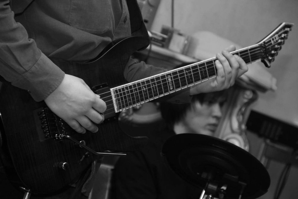 Гитарв ESP LTD M 1000