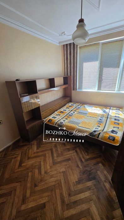Продава се етаж от къща