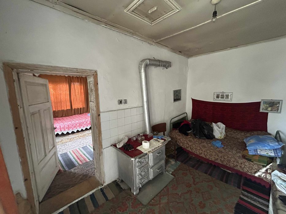 Къща с двор  с. Брестак, обявата е от собственик