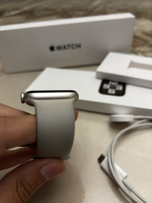 Apple watch SE 2/44 MM 87% Starlight