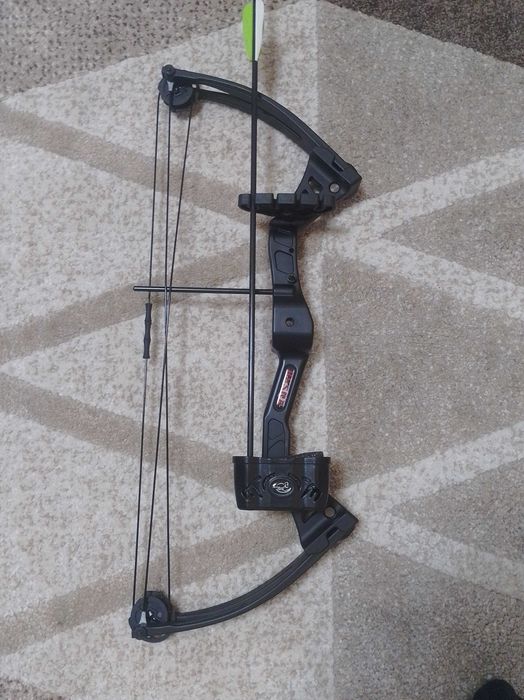 Чисто нов лък с една стрела