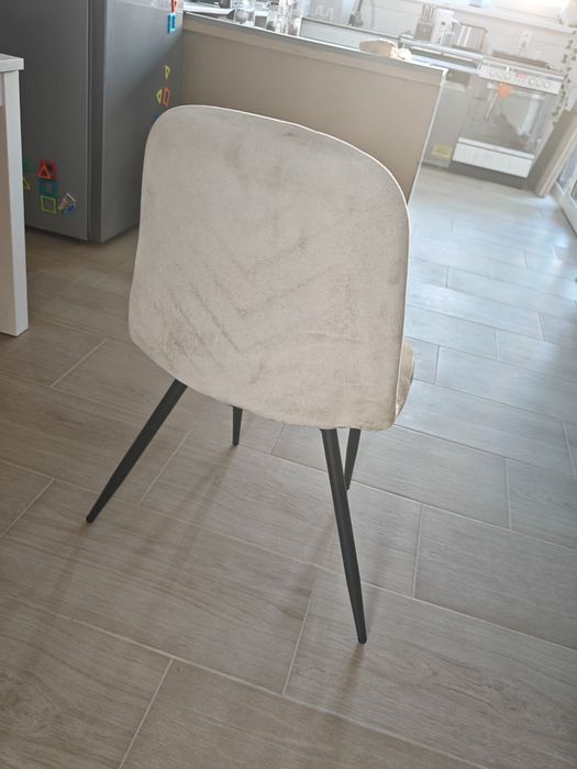 3 scaune de interior noi