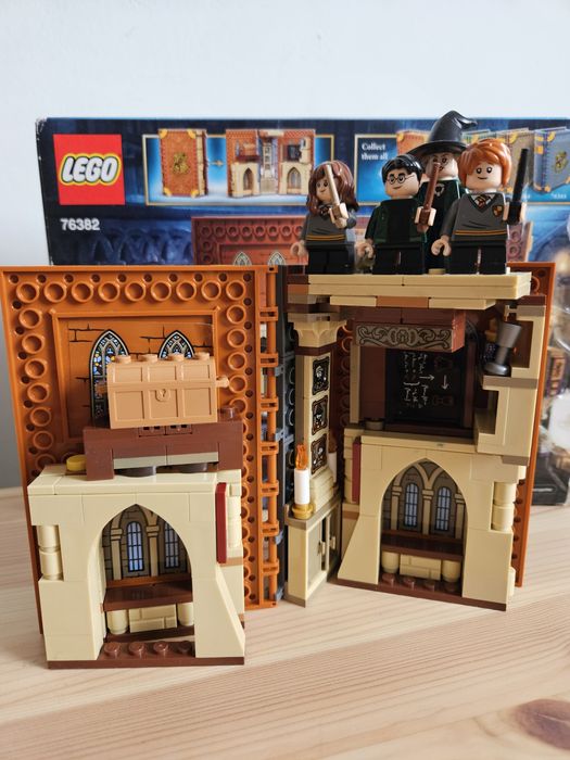 Конструктор LEGO Harry Potter Момент в Hogwarts: час по трансфигурация