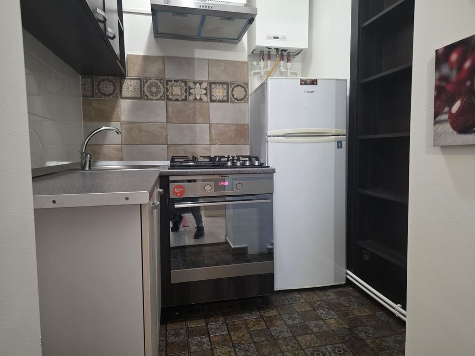 Proprietar inchiriez garsoniera zona Copou