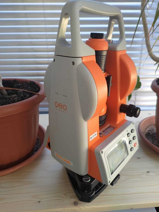 Teodolit electronic Geo Fennel Fet 220