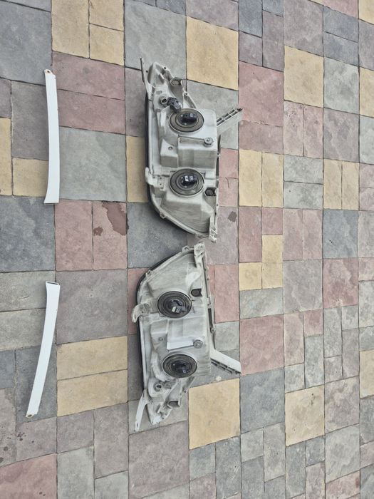 Фара на Тойота 4 runner