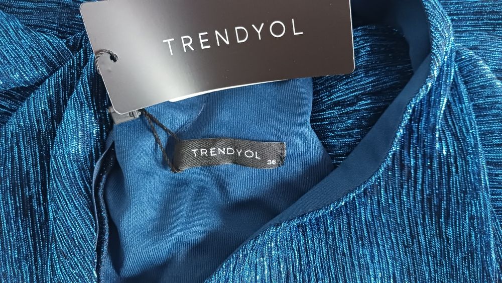 Нова рокля Trendyol - 36 размер