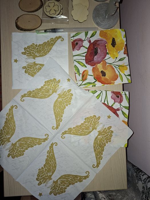 Lot cu diverse pt creații handmade: licheni, felii de lemn, servetele