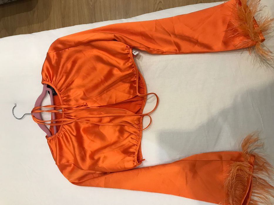 Стилен топ от bershka