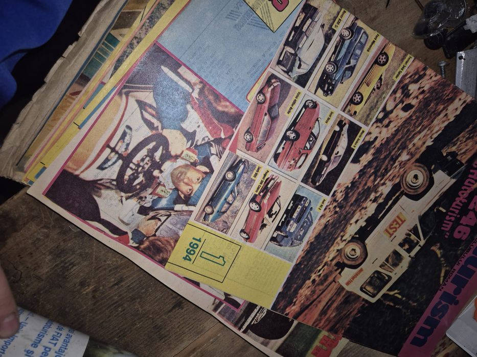 Vând colecția Revista Autoturism raritate marea parte fiind după 1990