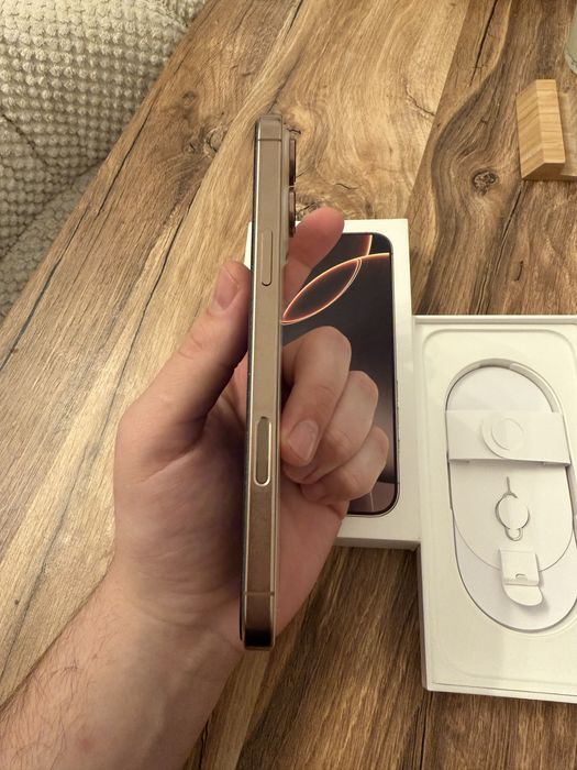 Vand Iphone 16 Pro Max 256 Desert Titantium