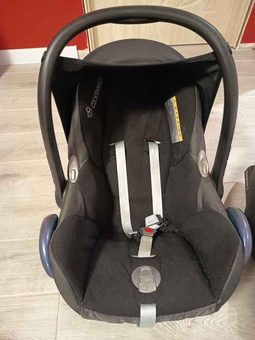 Столче за кола Maxi-Cosi CabrioFix с база EasyBase 2