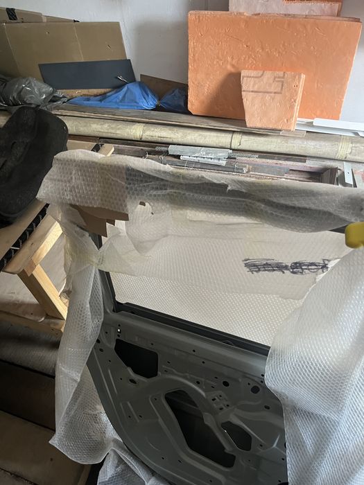 Задняя левая дверь на Ларгус