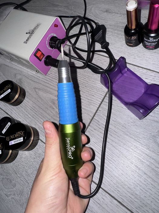 Kit de manichiura pentru începatori+lampă UV gratis