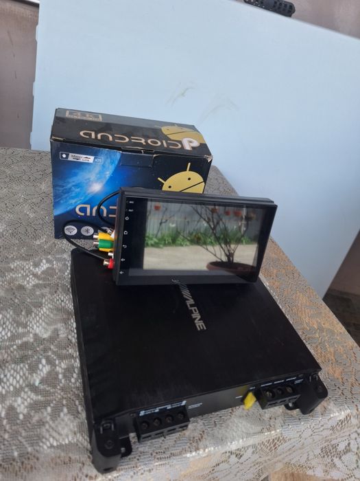 Vând pachet audio (subwoofer, stație și navigație android)