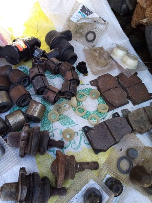 Части за москвич 12-ца нови и употребявани