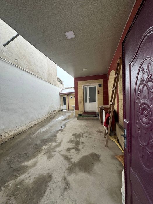 Hovli sotiladi srochna