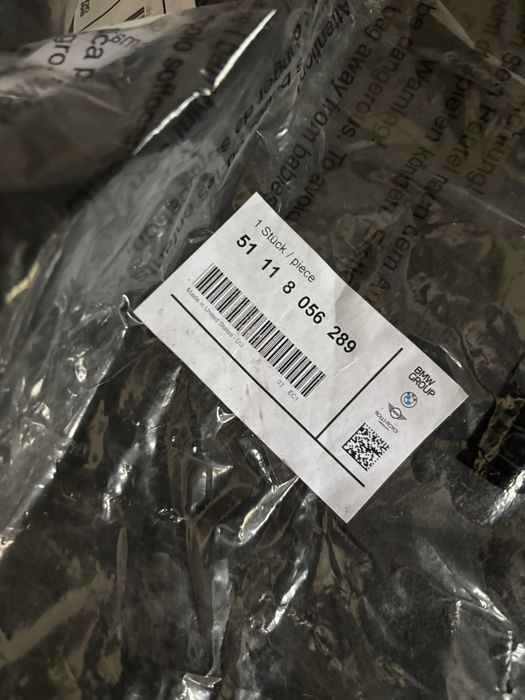 Гумени стелки за BMW X3 G01 пригинални за ДЕСЕН ВОЛАН