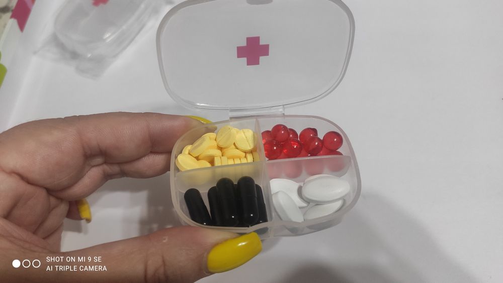 Продам таблетницу контейнер для таблеток