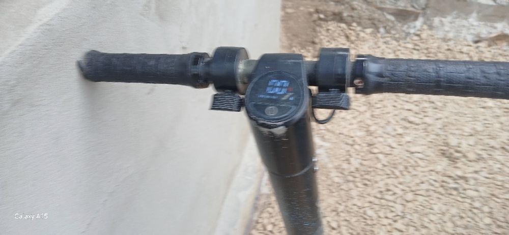 Vand Trotineta electrica  stare buna