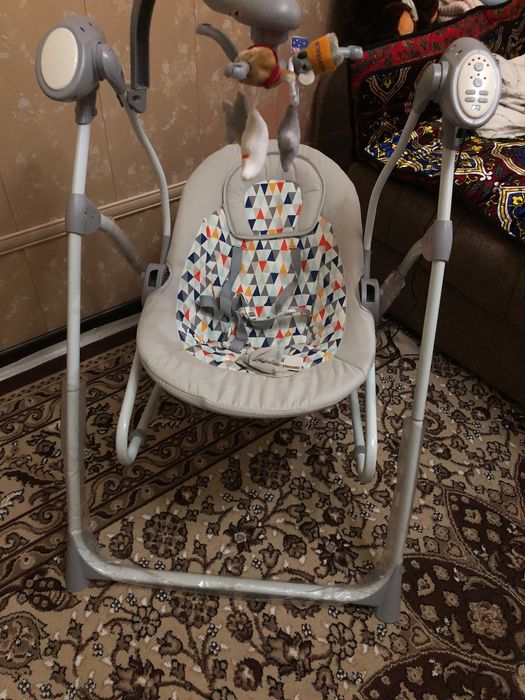 Kolyaska dlya dvoyni i elektronniy lyulka