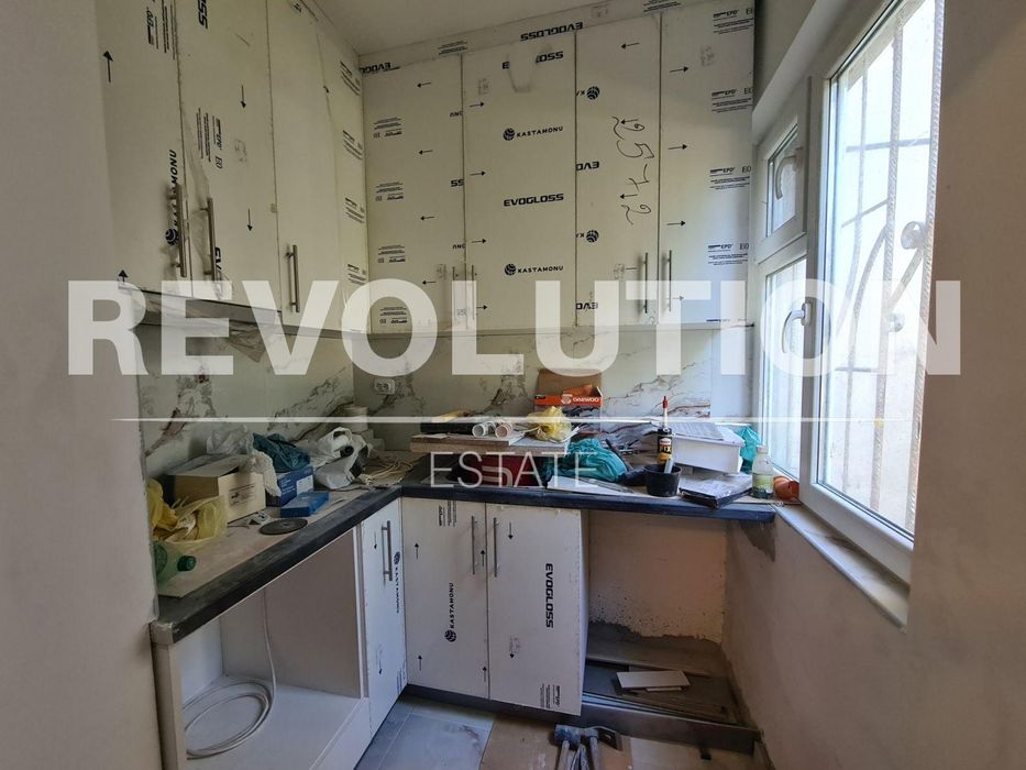 Продава се Едностаен апартамент в Пловдив, Тракия - 36 кв.м за 1945 €/кв.м - Снимка #1