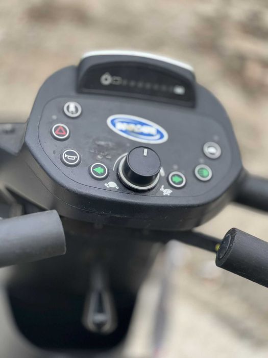 акумулаторен скутер за трудно подвижни хора Инвалиди Invacare