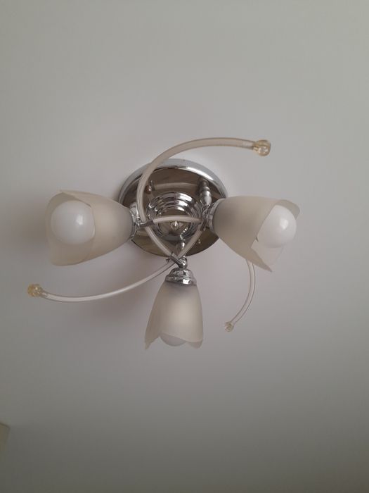 Продается люстра