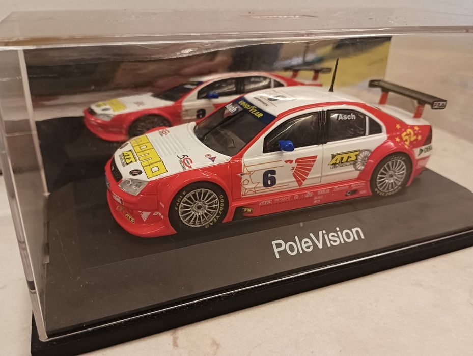 Умалeни макети мащаб 1:43