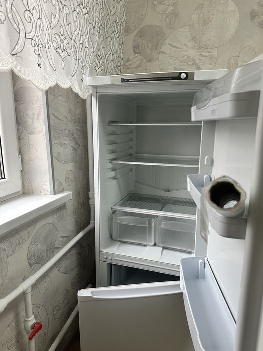 Продам холодильник Indesit