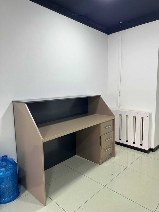 стол стойка ресепшн