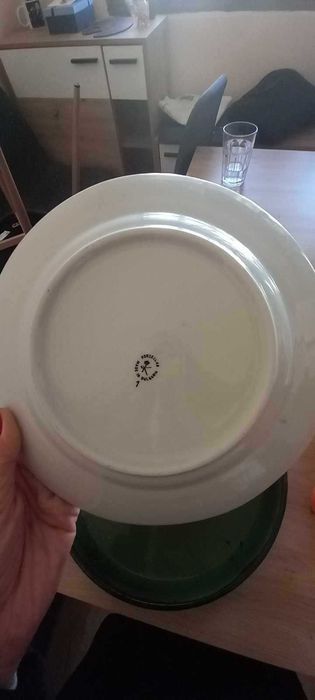 продавам български порцеланови чинии