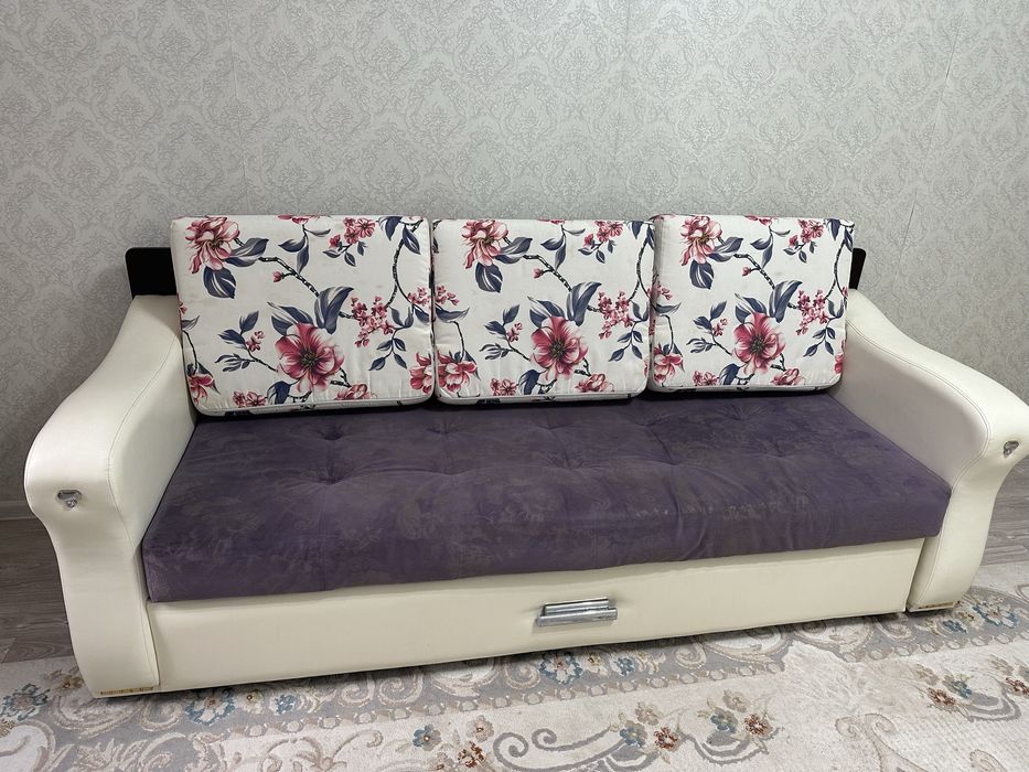 Продам диван в отличном состоянии