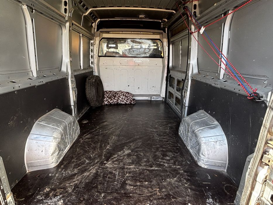microbuz peugeot boxer