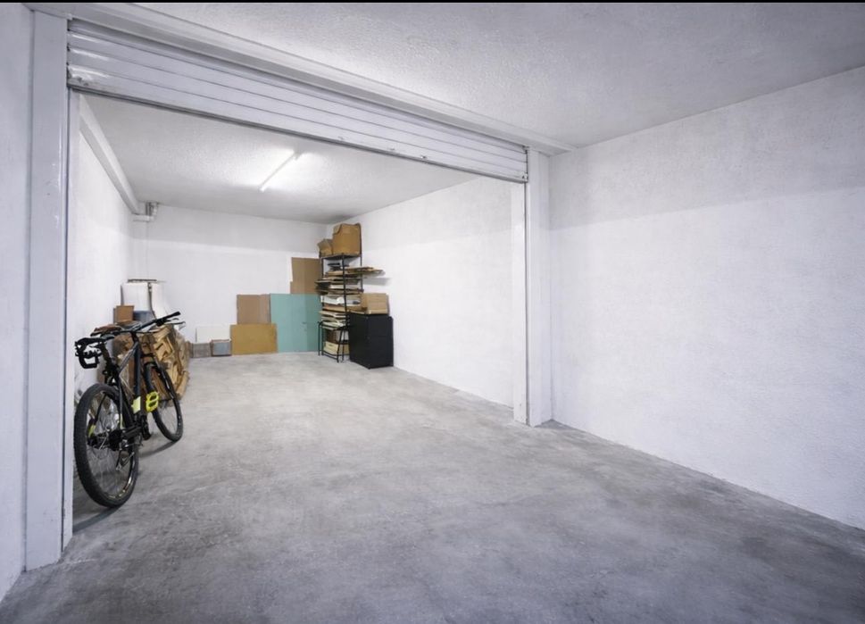 Дава се под наем Гараж / Паркомясто в София, Лозенец - 15 кв.м за 149.43 € - Снимка #2